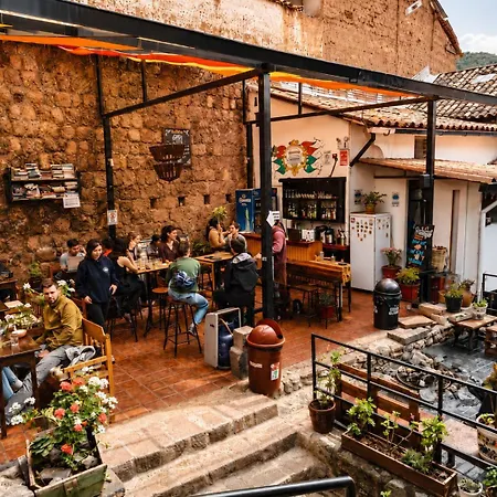 Intro Hostels Cusco-3